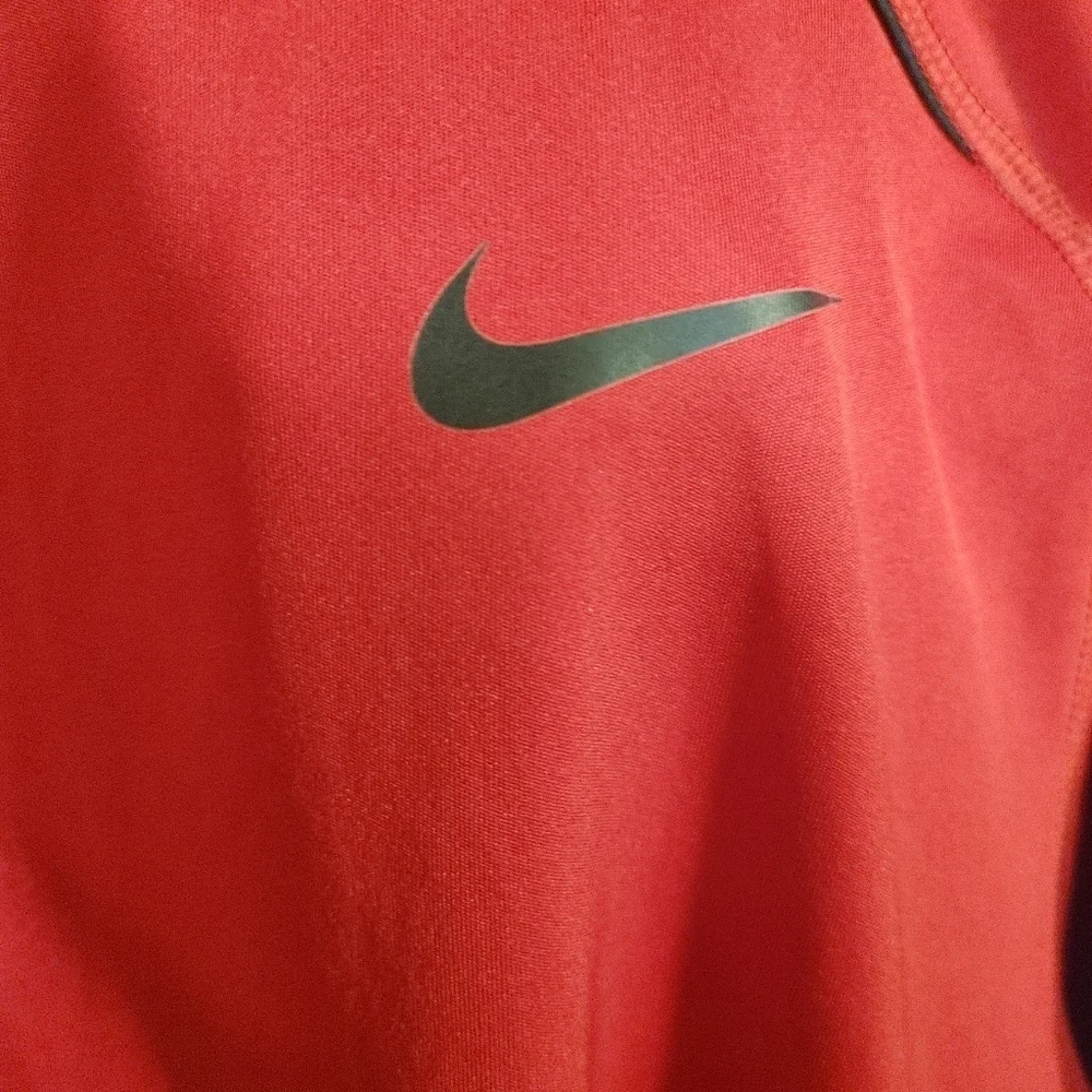 Men's Nike Red and Black Short Sleeve Tee. Size Medium